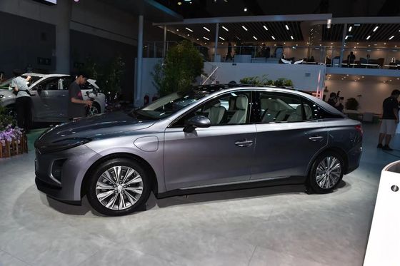 البنزين أو الوقود الكهربائي 2024 Hongqi Eqm5 السيارة الأسود لون تهوية مقعد فعال