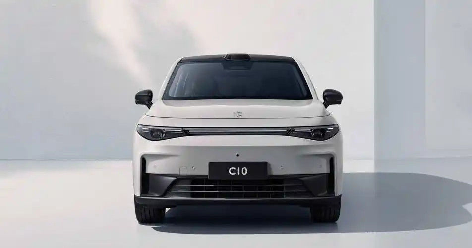 كروس اوفر متوسط الحجم Leapmotor C10 Gray 530 Comfort Edition SUV العائلية الكهربائية